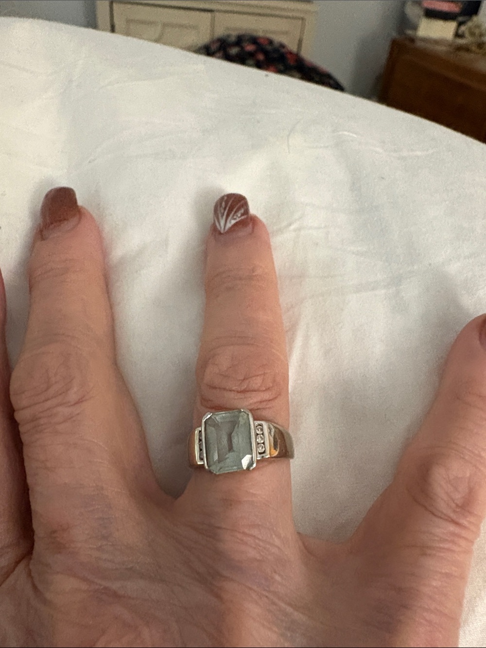 14kt white gold Aquamarine Ring with diamonds sz 5 - Picture 4 of 5